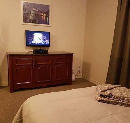 Cozy Little Studio #16 By Amazing Property Rentals Gatineau Extérieur photo
