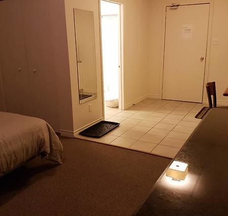 Cozy Little Studio #16 By Amazing Property Rentals Gatineau Extérieur photo